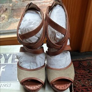 Frye NWT Women's Brown Leather & Kaki Fabric Wedge Sandals Size8.5M;Original Box
